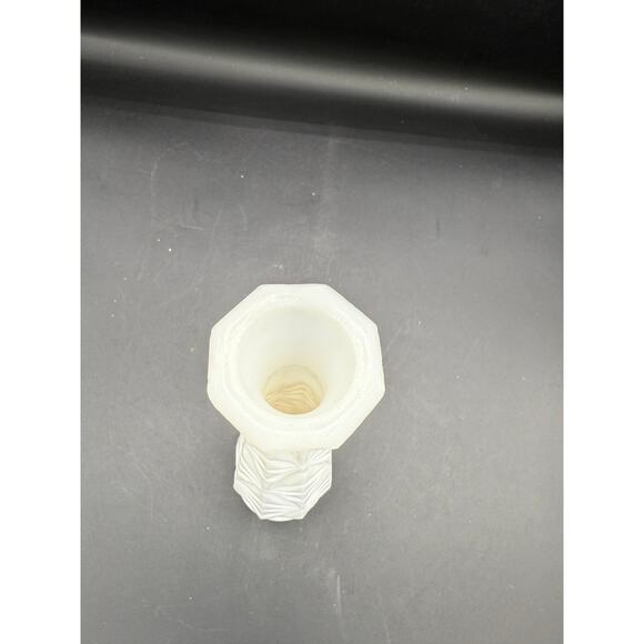 Vintage 1950s-60s White Milk Glass Starburst Mid Century Modern Vase - Picture 5 of 6